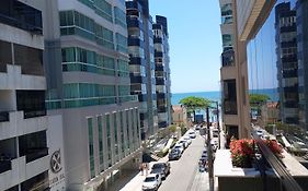 Ótimo Apartamento vista mar a 70 metros